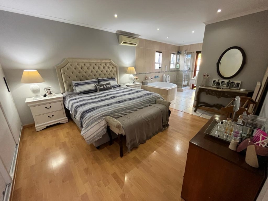 To Let 5 Bedroom Property for Rent in Richwood Western Cape